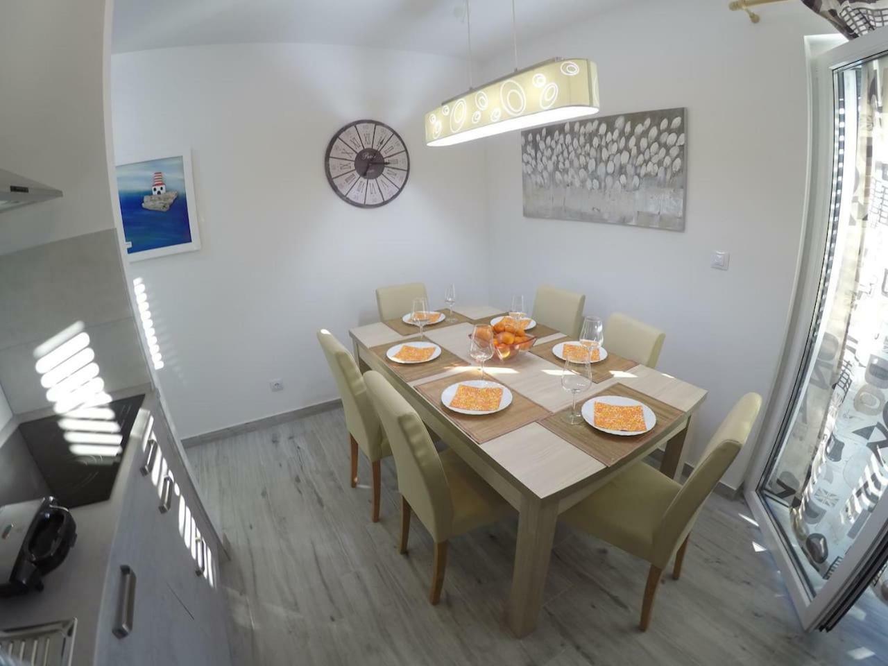 The Globetrotter'S Residence Кастель-Нови Экстерьер фото