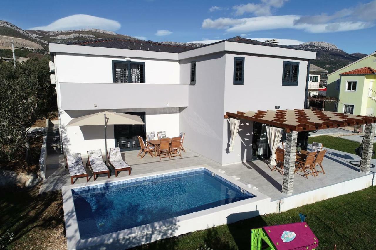 The Globetrotter'S Residence Кастель-Нови Экстерьер фото